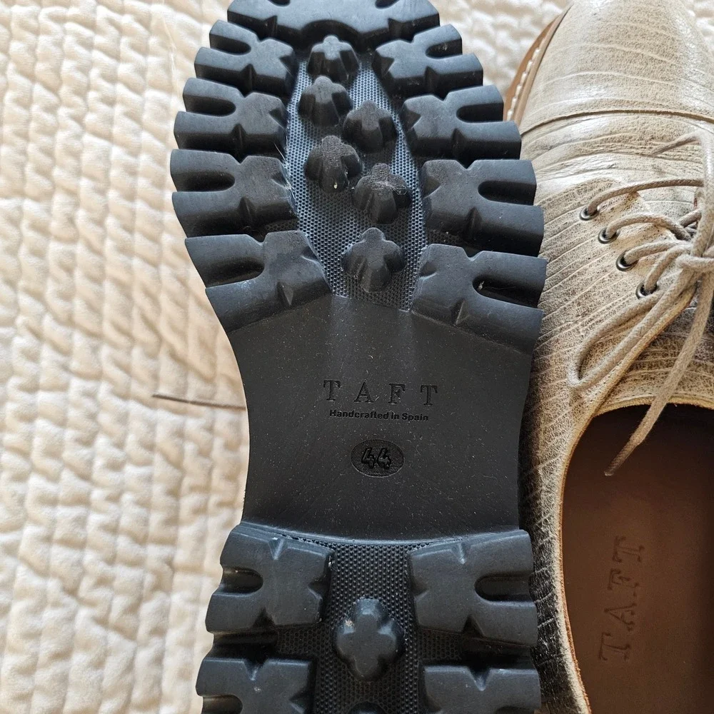 Taft‎ Textured Cream Lace-Up Oxfords